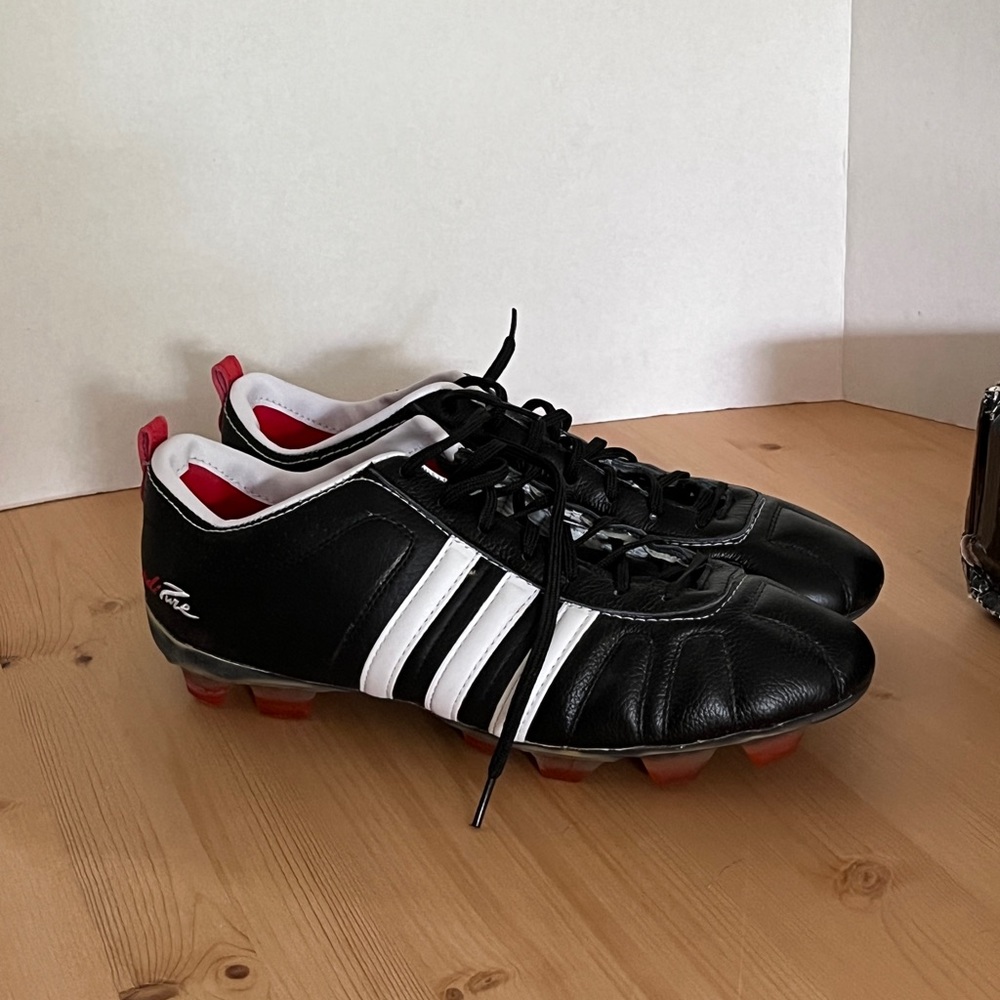 Adi pure leather soccer cleats unworn new with box
